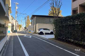 敷地の西側前面道路（南側から）