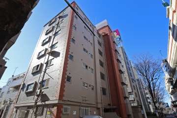 パラスト上北沢の外観（北東側から）