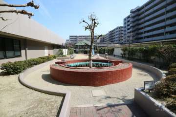 敷地東側に隣接する公園
