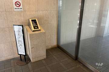 エントランスはオートロック付きです。