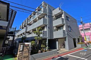 スカイコート久我山の外観（南東側から）