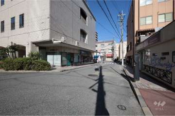 敷地東側の前面道路