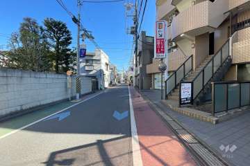 敷地北東側の前面道路　