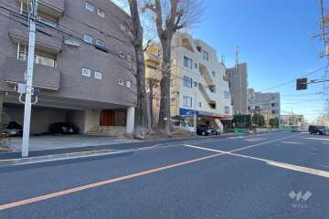 敷地北東側の前面道路　