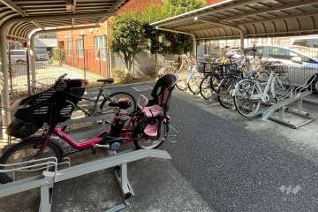 駐輪場（屋根付き）