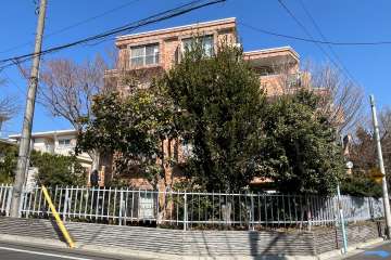 富士見ヶ丘永谷マンションの外観（南側から）