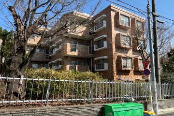 富士見ヶ丘永谷マンションの外観（南西側から）