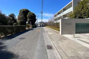 敷地南側の前面道路　