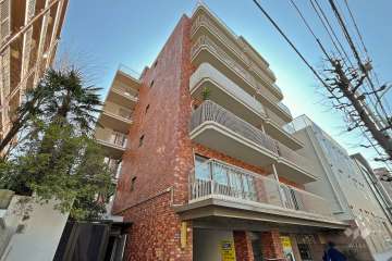 ライオンズマンション高井戸の外観（北西側から）