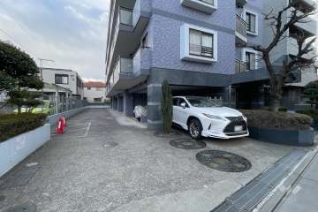 駐車場の出入り口