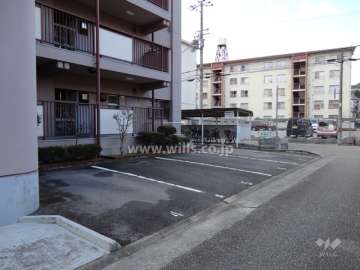 敷地内駐車場（屋外平面式）