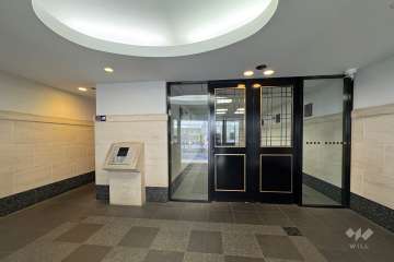 エントランスはオートロック付きです。