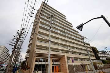 ベリスタ高井戸駅前の外観(南西側から)