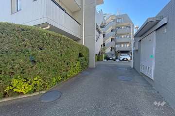 駐車場の出入り口