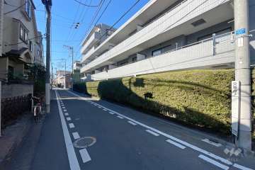 敷地南側の前面道路