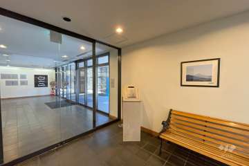 エントランスはオートロック付きです。