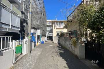 敷地東側の前面道路　
