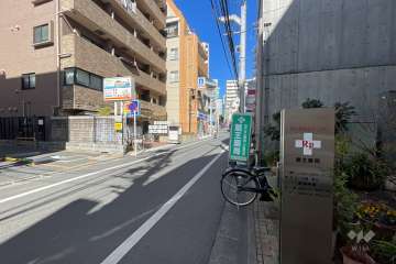 敷地西側の前面道路　