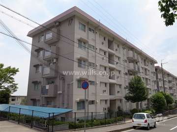 中山五月台住宅17号棟の外観（北東側から）