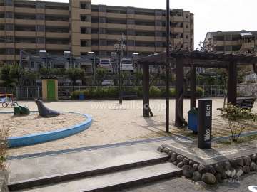 敷地北側にある石道公園
