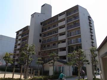 栄南団地 3号棟の外観（北西側から）