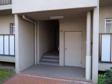 3号棟の住戸入口（共用ポスト）