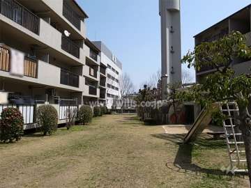 4号棟南側の公園