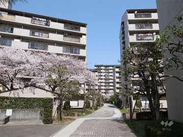 敷地中央の通路