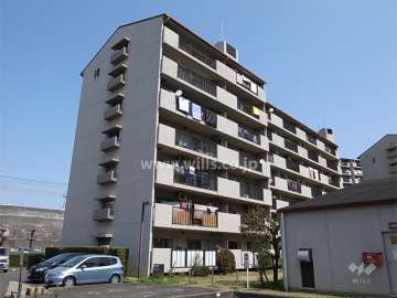 栄南団地 10号棟の外観（南西側から）