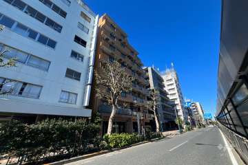 エクセリア高円寺の外観（南東側から）