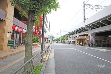 敷地南側の前面道路