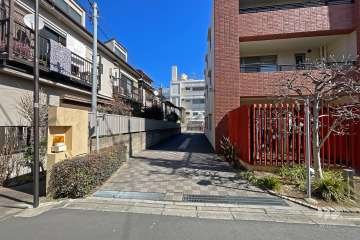 駐車場の出入り口