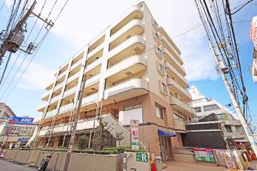 リリーベル高円寺スクエアの外観（南東側から）