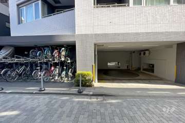 敷地内駐車場（屋内機械式）・駐輪場