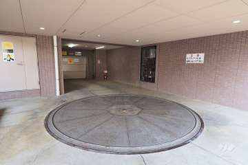 敷地内駐車場（屋内機械式）