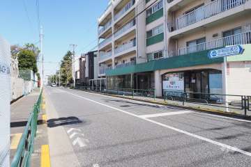 敷地北側の前面道路