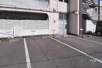 敷地内駐車場（屋外平面式）