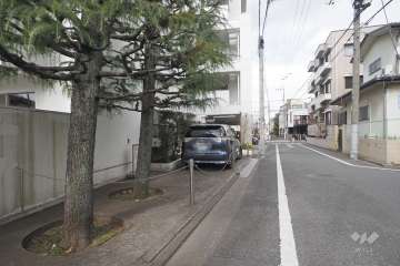 敷地東側の前面道路