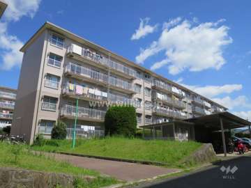 公社清和台住宅７号棟の外観（南西側から）