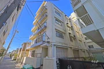 マンション三鷹台の外観（北東側から）