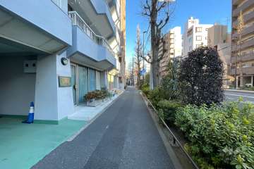 敷地南西側の前面道路