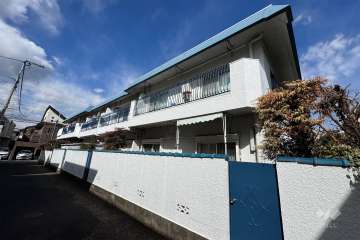 西荻窪パールハイツの外観（南東側から）.