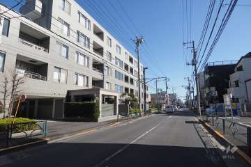 敷地南側の前面道路