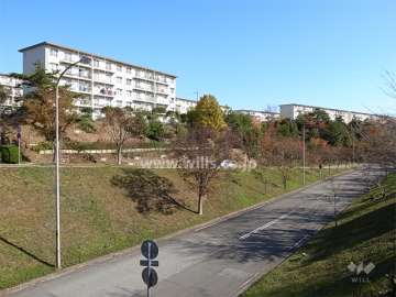 公社清和台住宅の全景