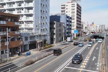 敷地東側の前面道路