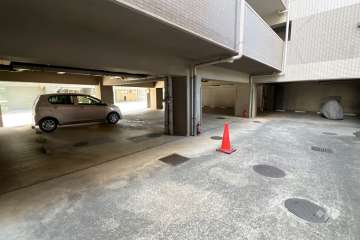 敷地内駐車場（屋内平面式）