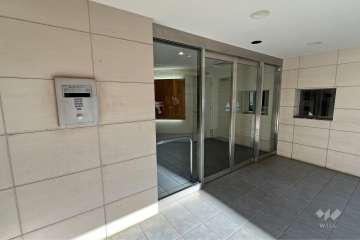 エントランスはオートロック付きです。