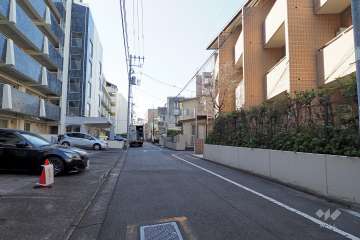 敷地北西側の前面道路