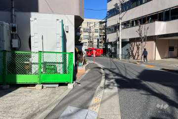 敷地南東側の前面道路