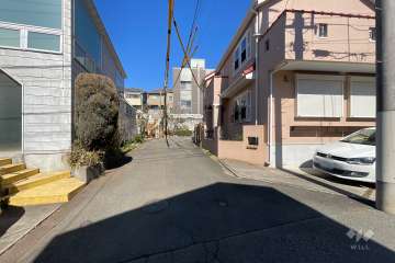 敷地南側の前面道路